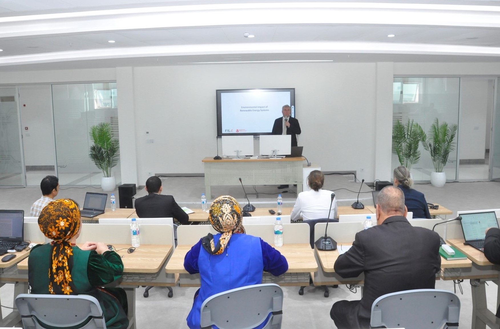 В энергетическом институте Туркменистана проходит семинар с участием профессоров немецких вузов