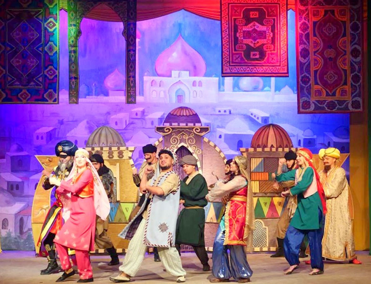 Aşgabatda G.Ibseniň eseriniň ilkinji görkezilişi, Mary welaýatynyň teatrynyň göçme çykyşlary we ganatly bedewleri wasp edýän eserleriň sergisi bolar