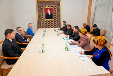 В ТГУ им.Махтумкули прошли тренинги по английскому языку с участием специалистов британского университета