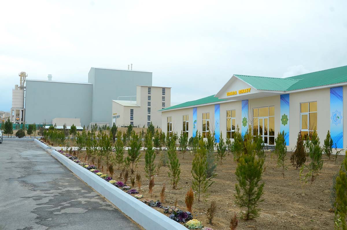 Bäsleşige ukyply, ýokary hilli önümler öndürilýär