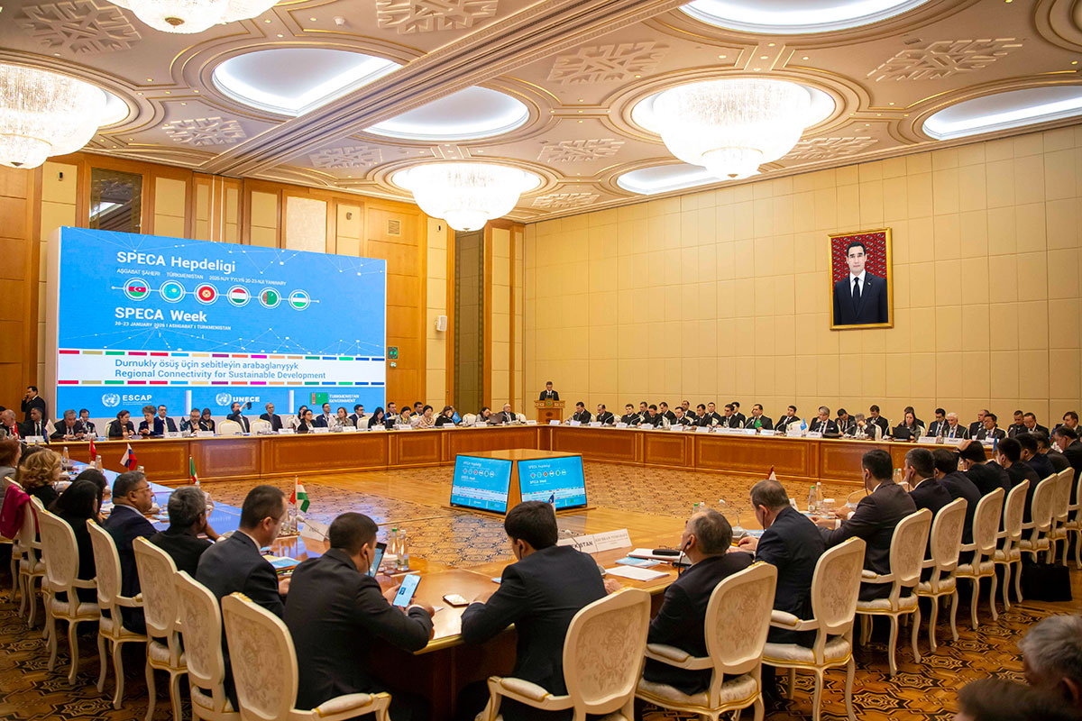 В Ашхабаде проходит неделя СПЕКА