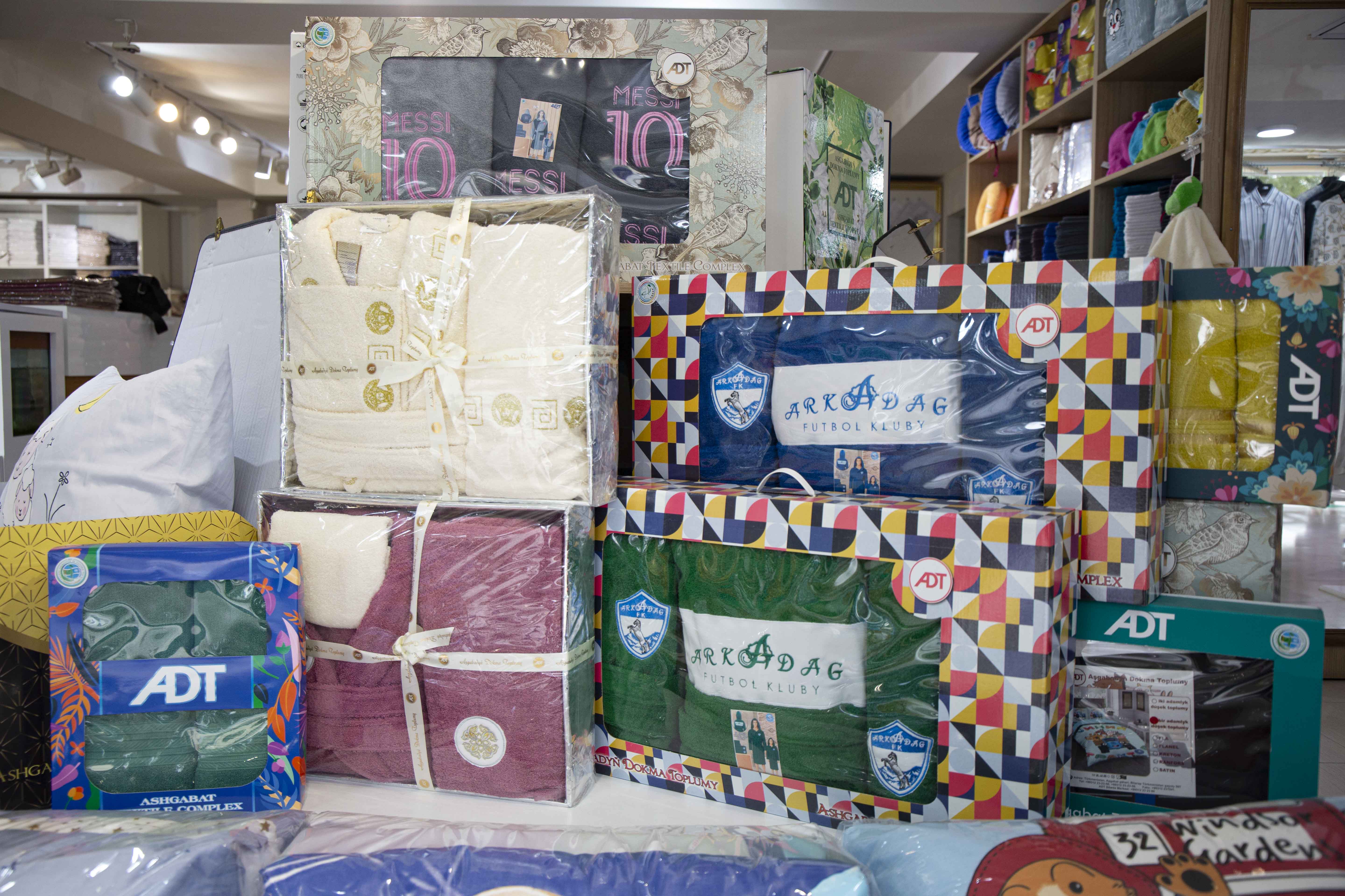 Традиционный туркменский колорит в новых коллекциях Ашхабадского текстильного комплекса