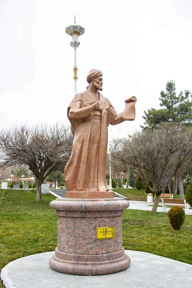 В Ашхабаде прошли памятные мероприятия к 585-летию Алишера Навои