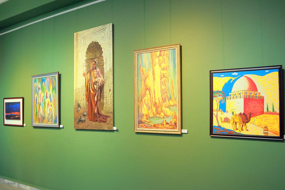 The Eastern palette of Turkmen artists invites the viewer into a dialogue