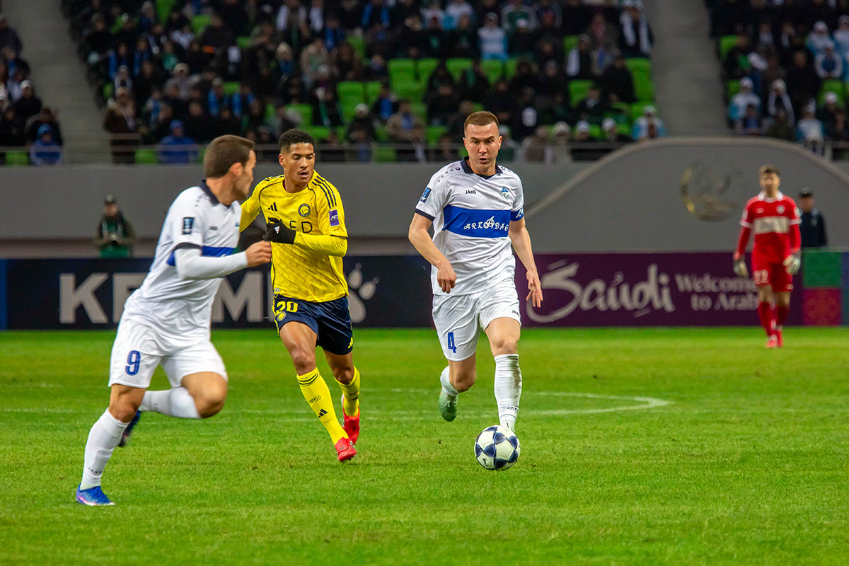 «Arkadag» we «Al-Nassr» futbol toparlary duşuşdy