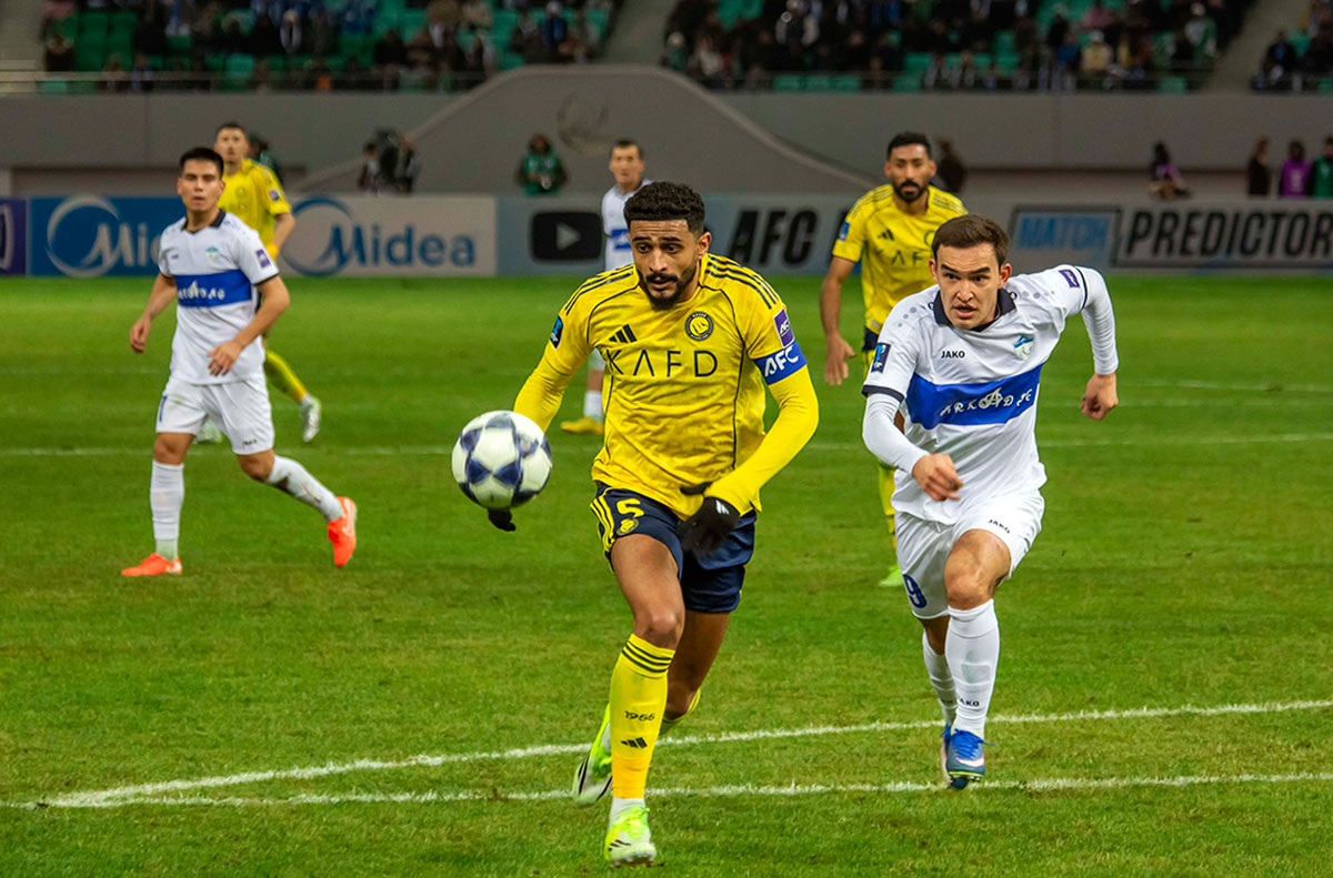 «Arkadag» we «Al-Nassr» futbol toparlary duşuşdy