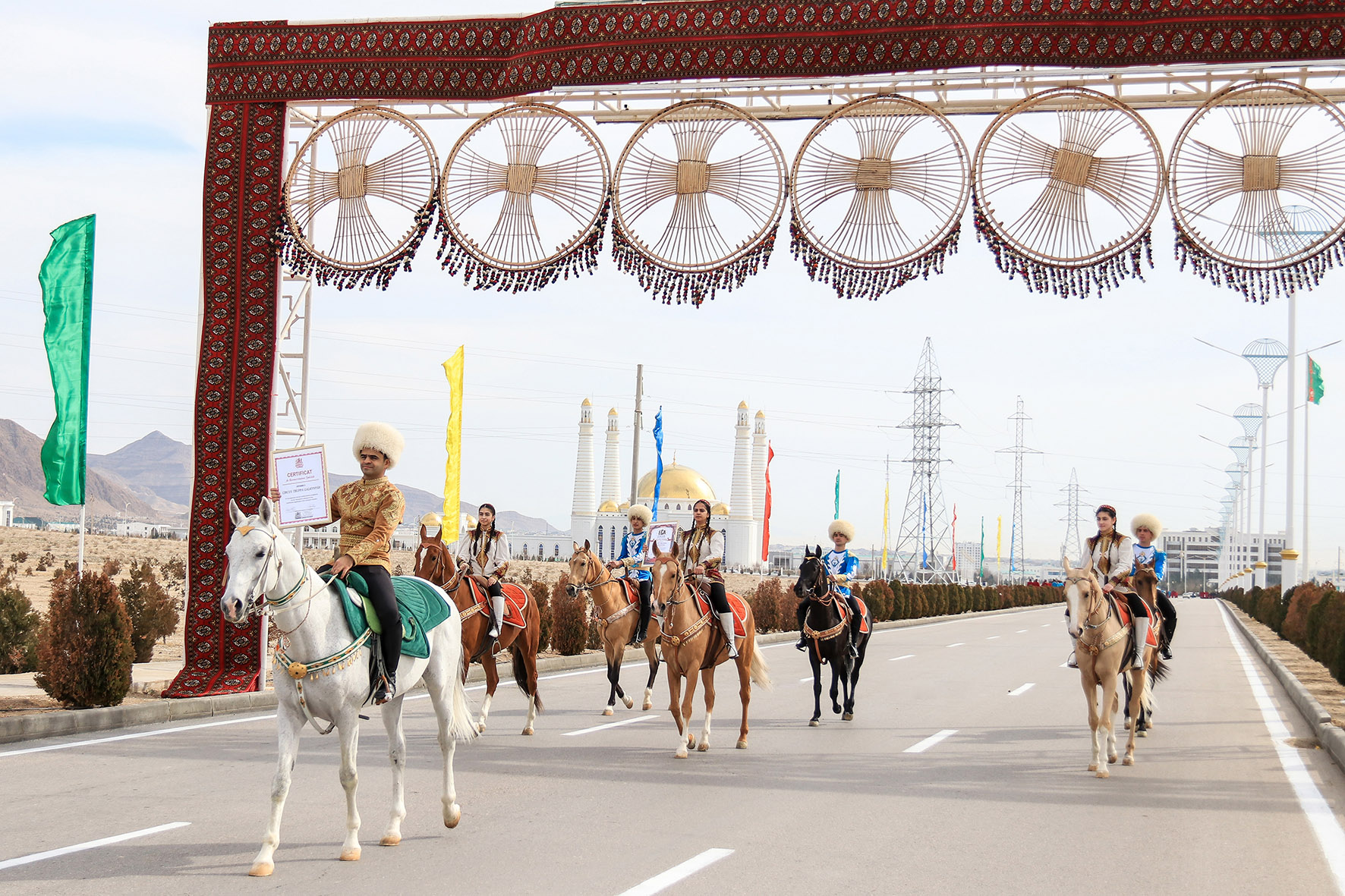 Balkan topragynda «Galkynyş» milli at üstündäki oýunlar toparynyň şanyna dabaraly çäreler geçirildi