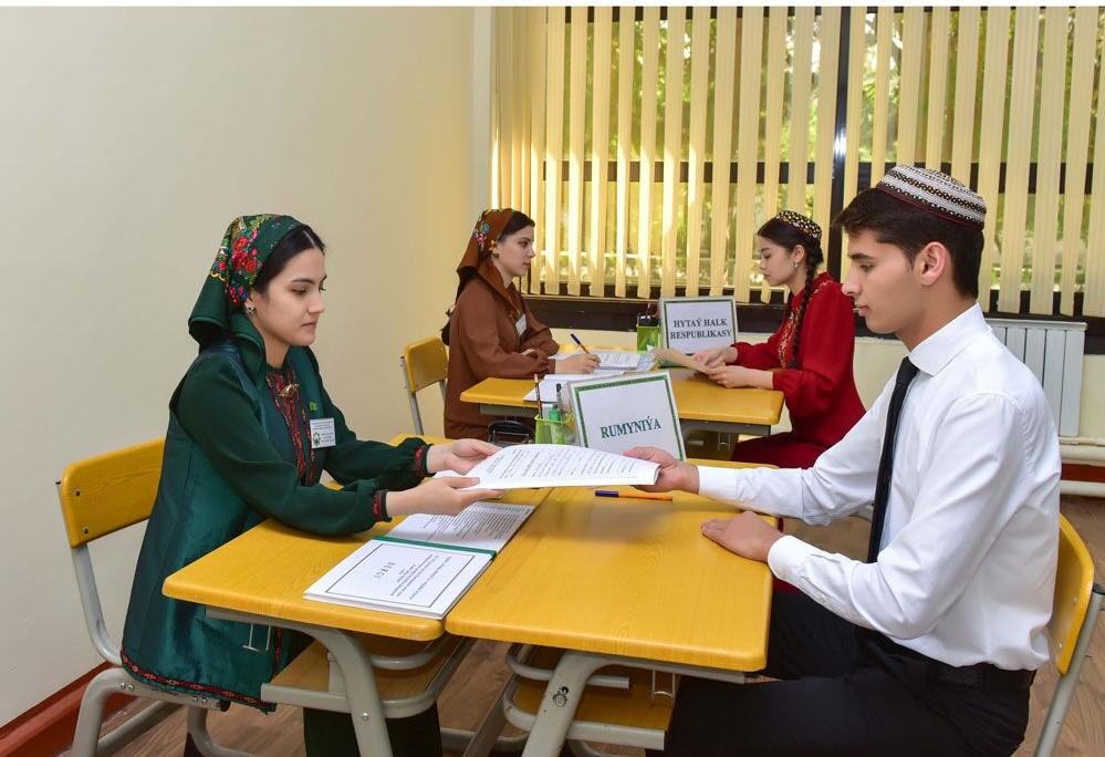 Туркменская молодёжь отправится на обучение в вузы Румынии в 2026–2027 учебном году