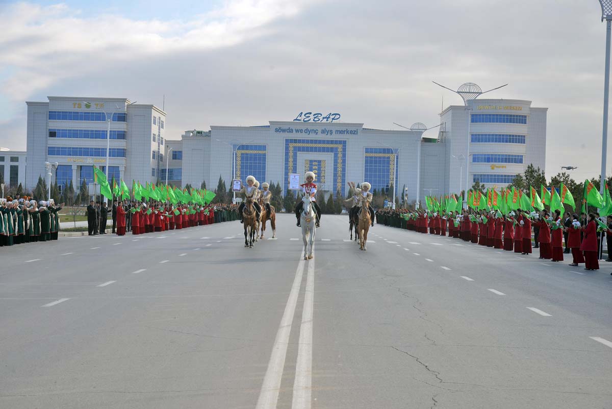 «Galkynyş» milli at üstündäki oýunlar topary Lebap welaýatynda
