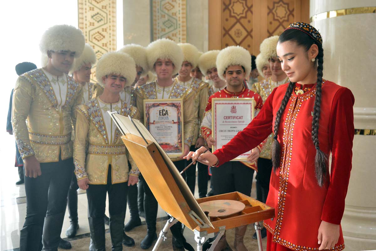 «Galkynyş» milli at üstündäki oýunlar topary Lebap welaýatynda