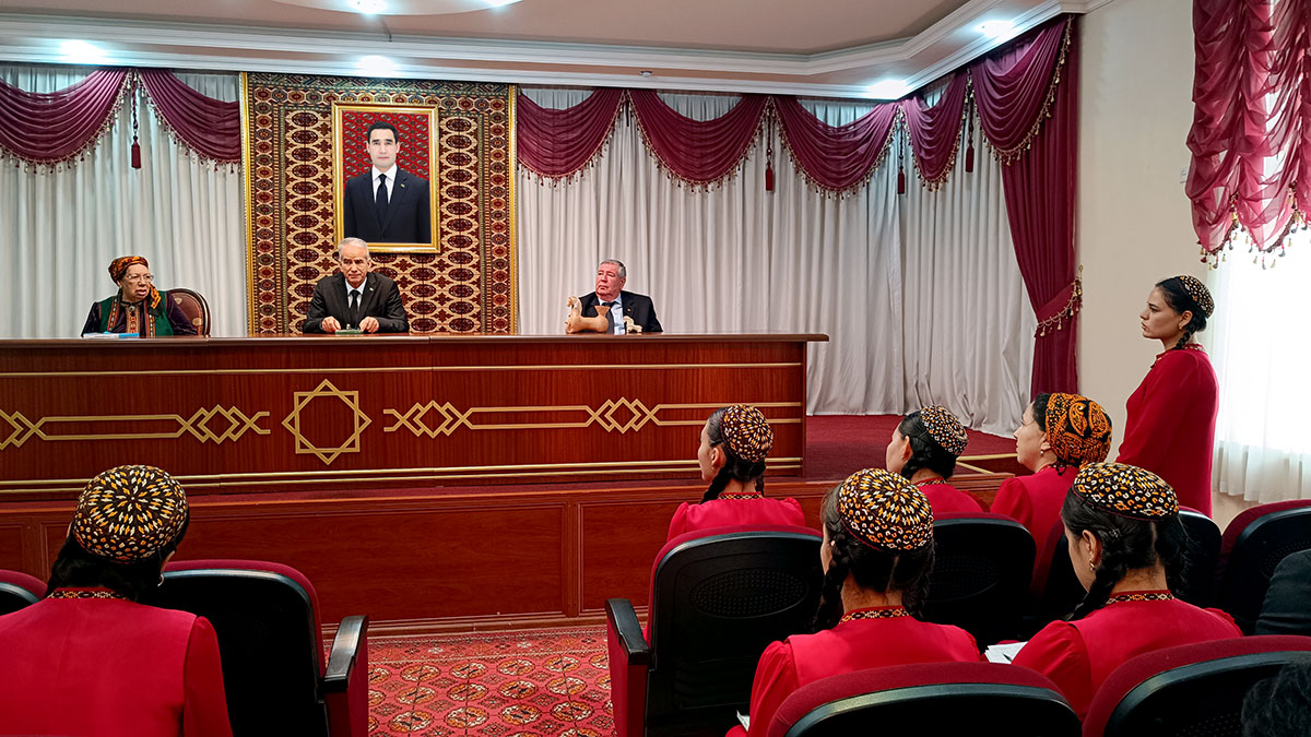 Ýurdumyzda halypa-şägirtlik ýörelgesi dowam etdirilýär