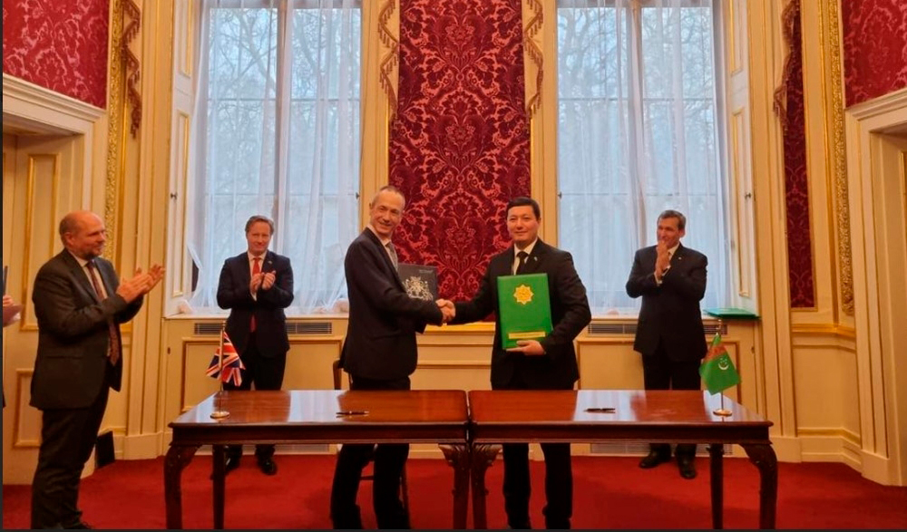 Туркменистан и Великобритания подписали 4 меморандума о сотрудничестве в сфере образования