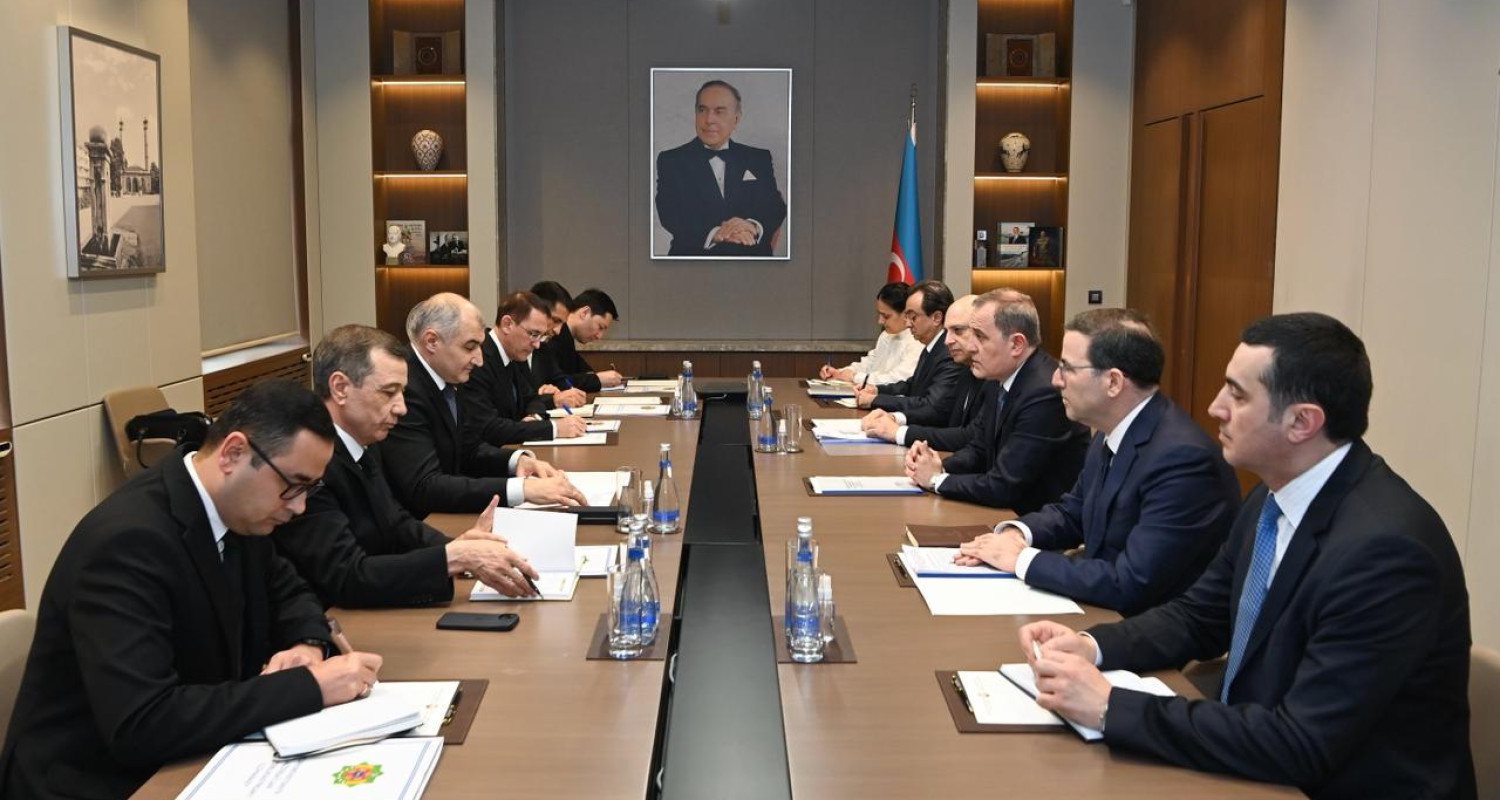 Türkmenistanyň Daşary işler ministriniň orunbasarynyň Azerbaýjanyň Daşary işler ministri bilen duşuşygy