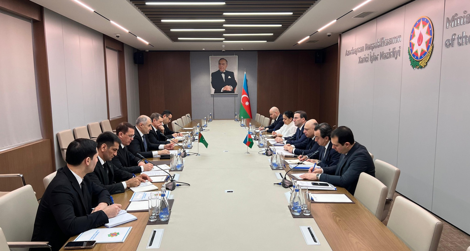 Türkmenistan we Azerbaýjan Daşary işler ministrlikleriniň arasyndaky dialogy pugtalandyrýarlar