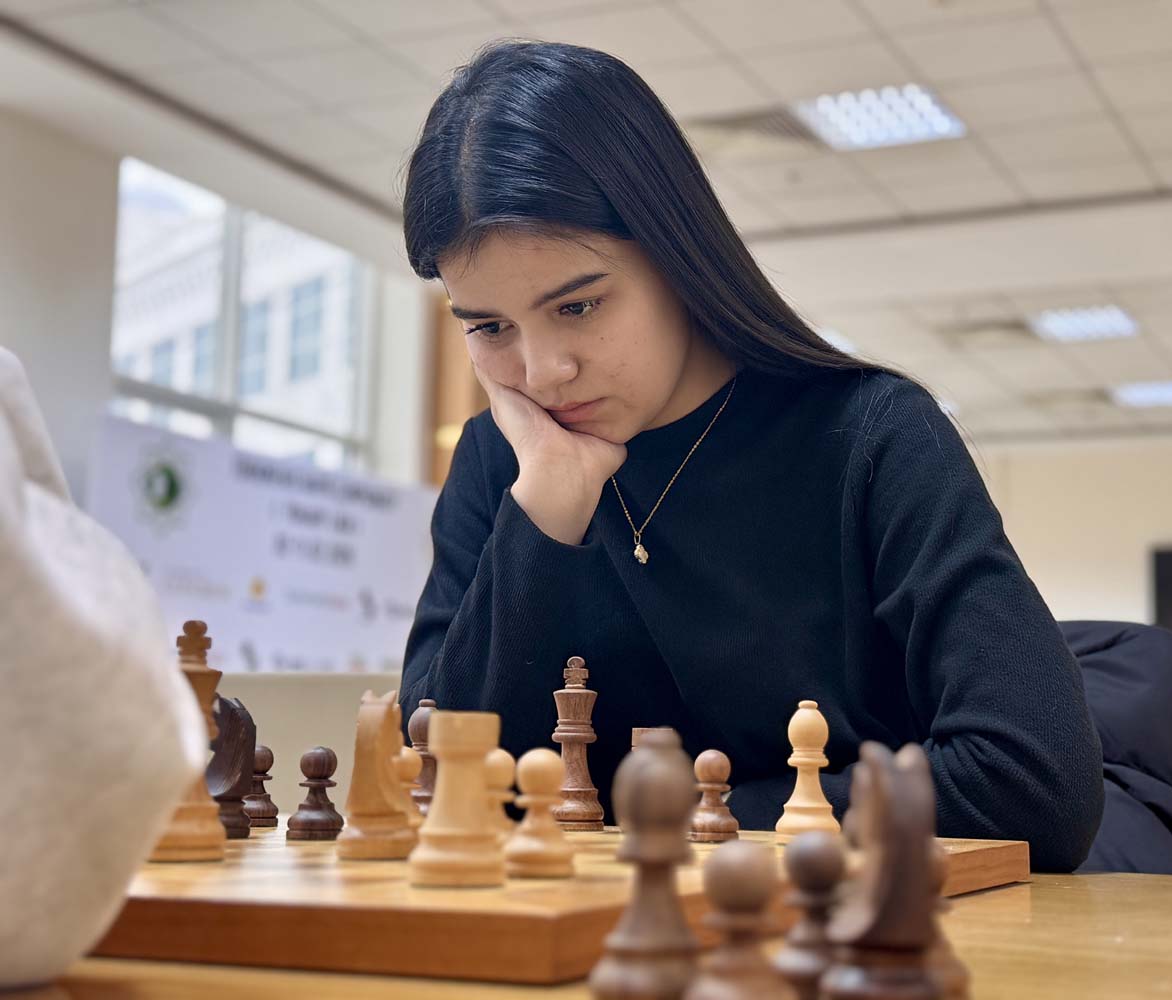 Läle Şöhradowa Türkmenistanyň zenanlarynyň küşt täjini gaýtaryp aldy