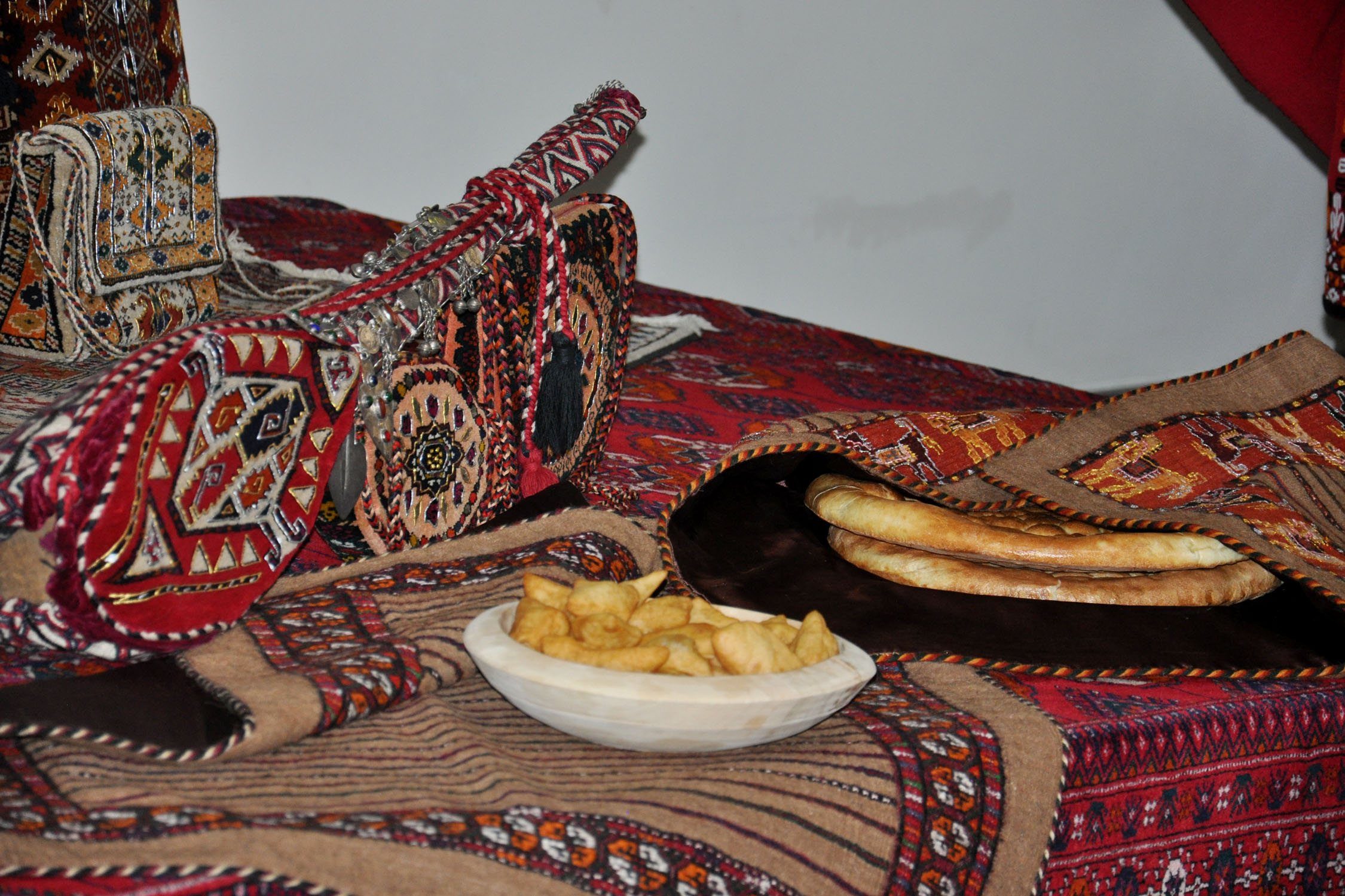 “Sungat äleminiň bahary” exhibition opened at the State Academy of Arts of Turkmenistan