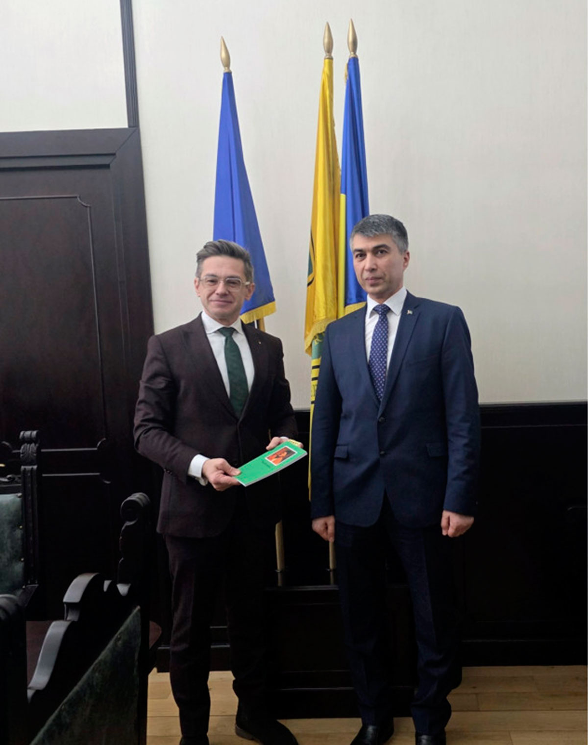 Türkmenistanyň Ilçisi Buharestiň Agronomik ylymlar we weterinar medisinasy uniwersitetiniň ýolbaşçylygy bilen duşuşdy