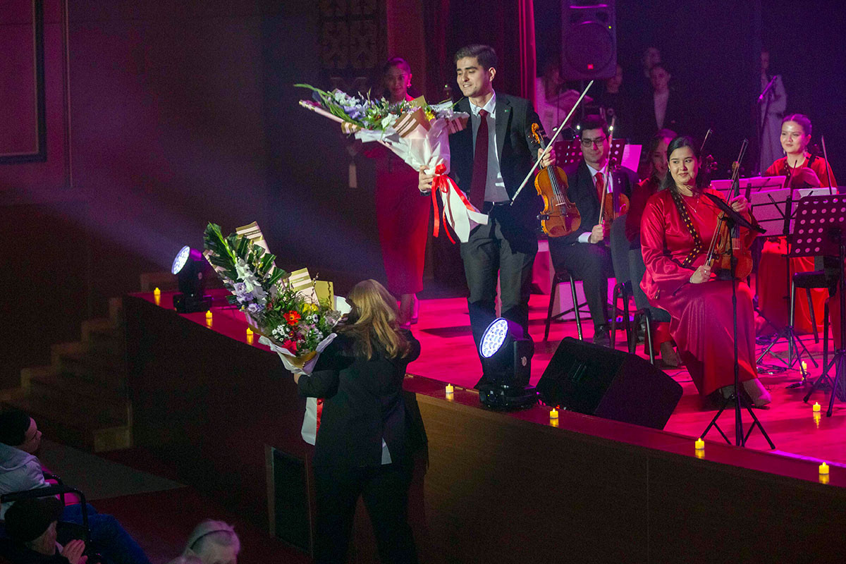 Весенний букет оркестра «Мелодия»