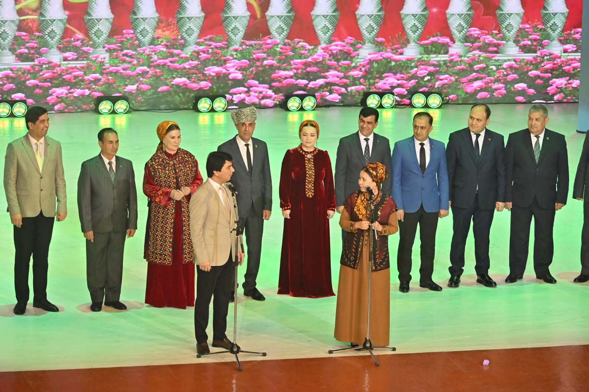 Праздничный концерт в столичном Дворце мукамов