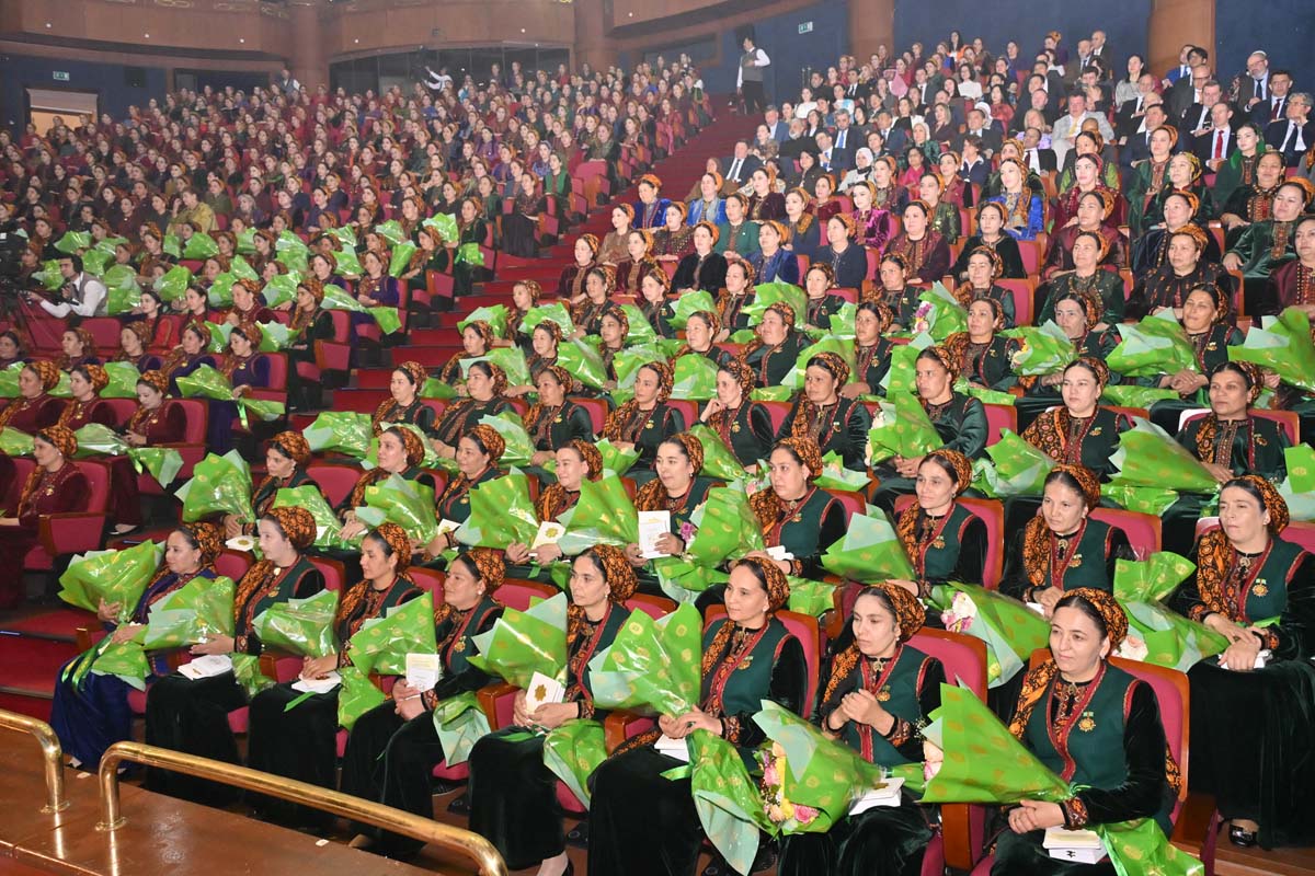 Праздничный концерт в столичном Дворце мукамов