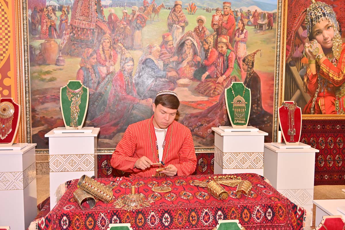 Праздничный концерт в столичном Дворце мукамов