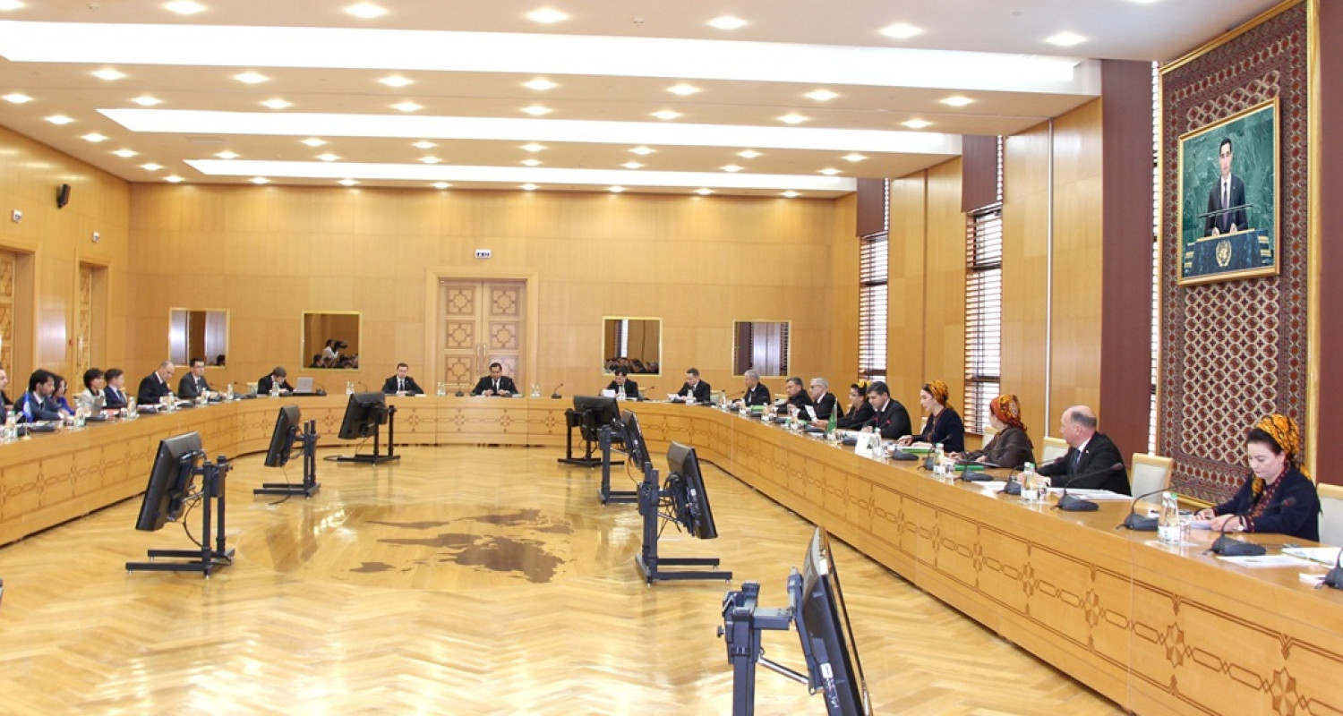 В МИД Туркменистана состоялся межведомственный круглый стол с участием представителей МОТ