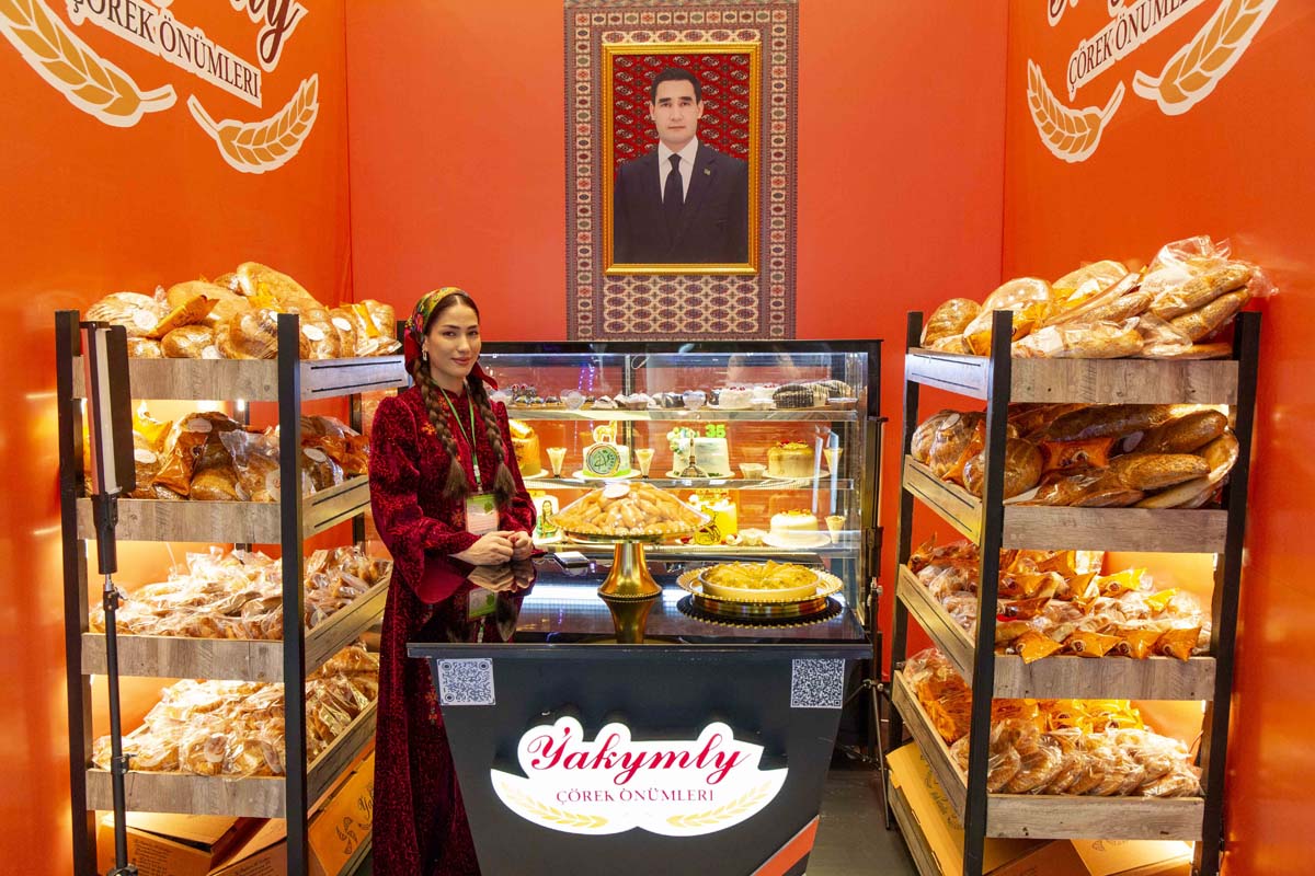 Aşgabatda hususy pudagyň gazananlarynyň sergisi geçirilýär