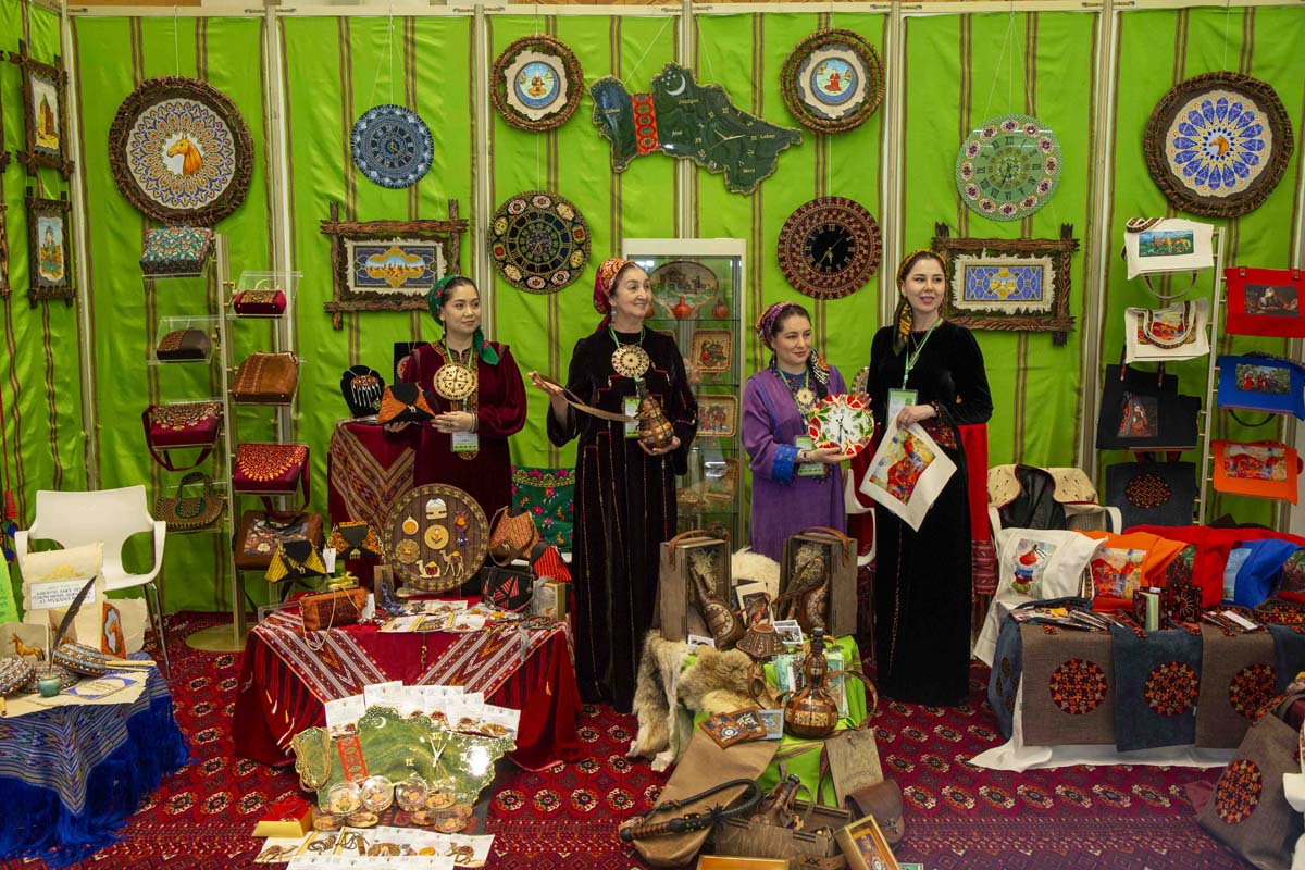 Aşgabatda hususy pudagyň gazananlarynyň sergisi geçirilýär