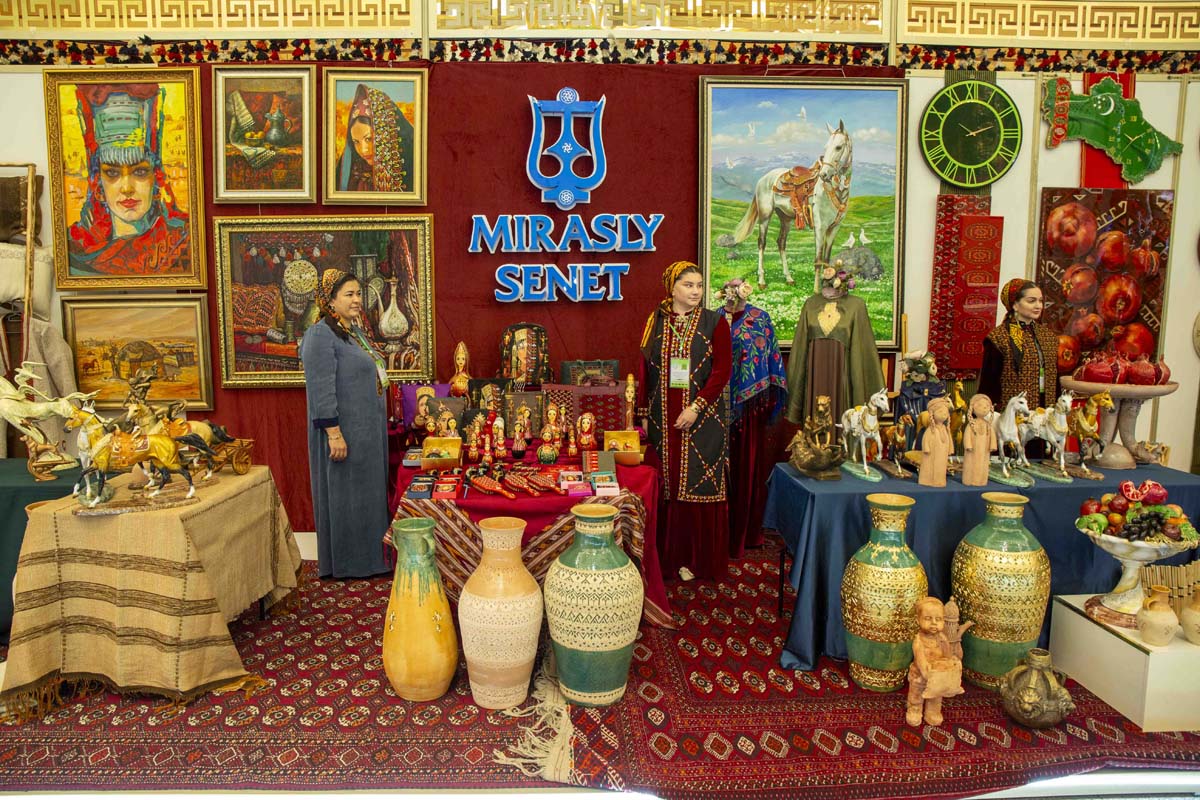 Aşgabatda hususy pudagyň gazananlarynyň sergisi geçirilýär