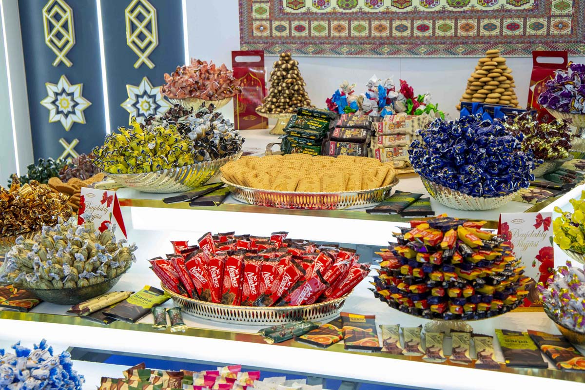 Aşgabatda hususy pudagyň gazananlarynyň sergisi geçirilýär