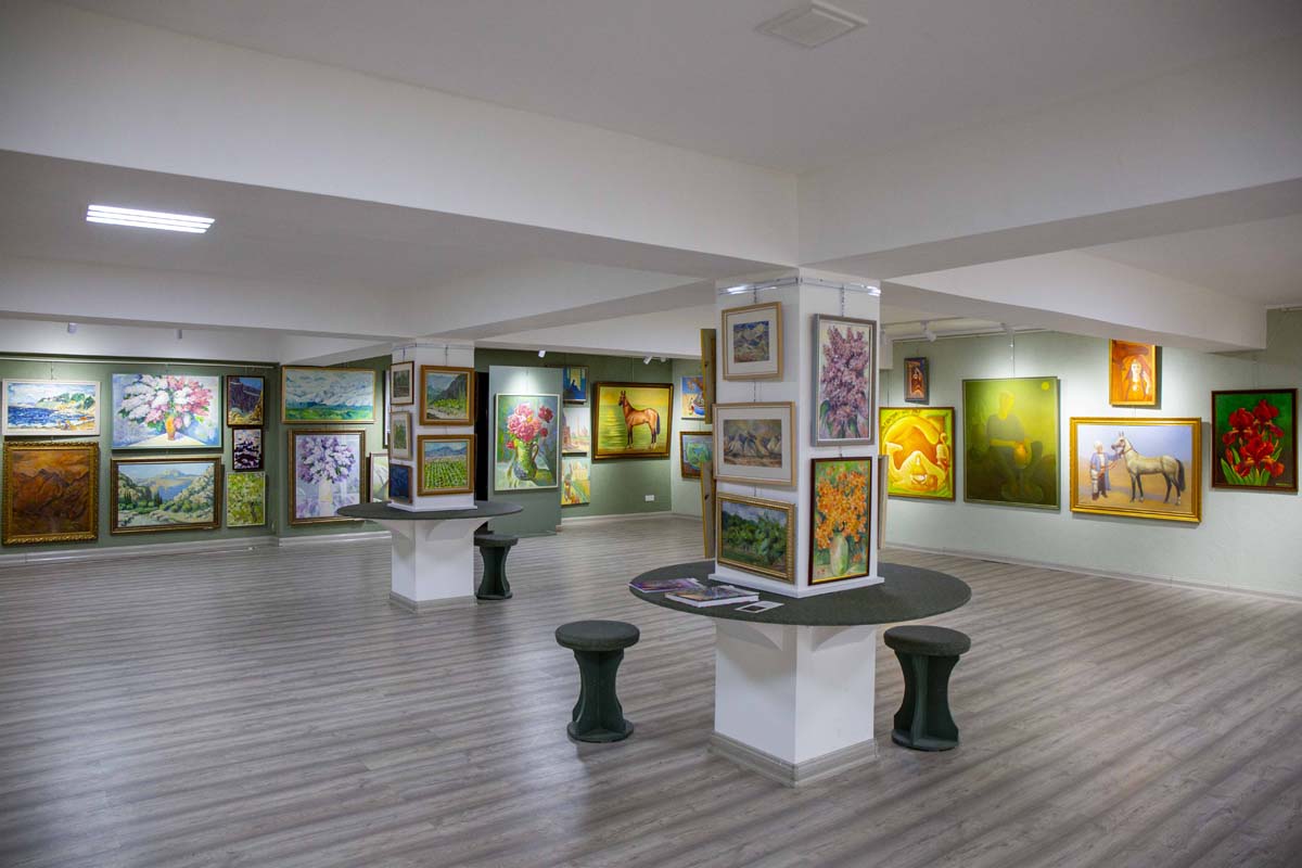 Арт-галерея: выставка работ двух художников