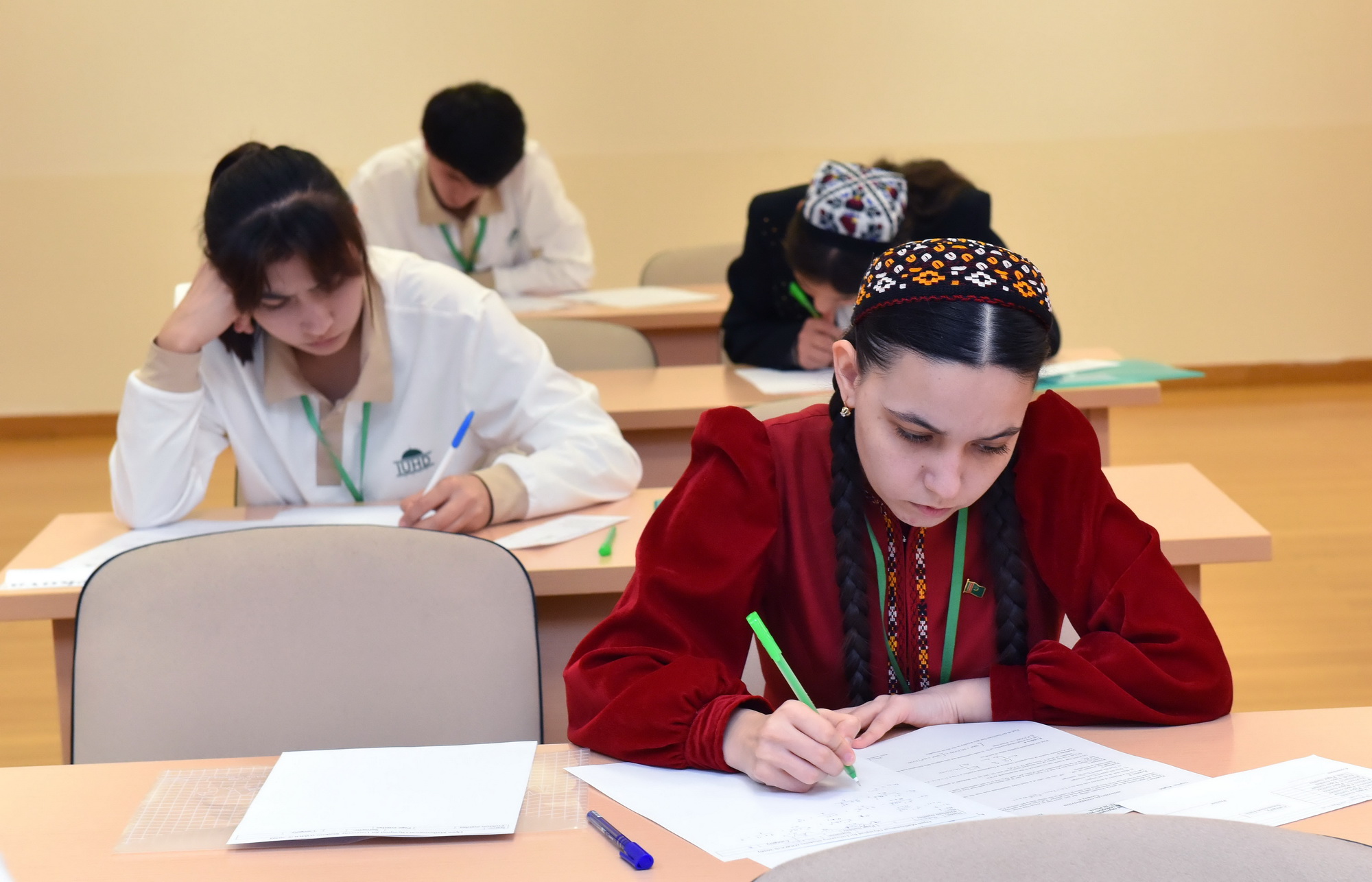 Aşgabatda matematika boýunça VI Açyk olimpiada başlandy