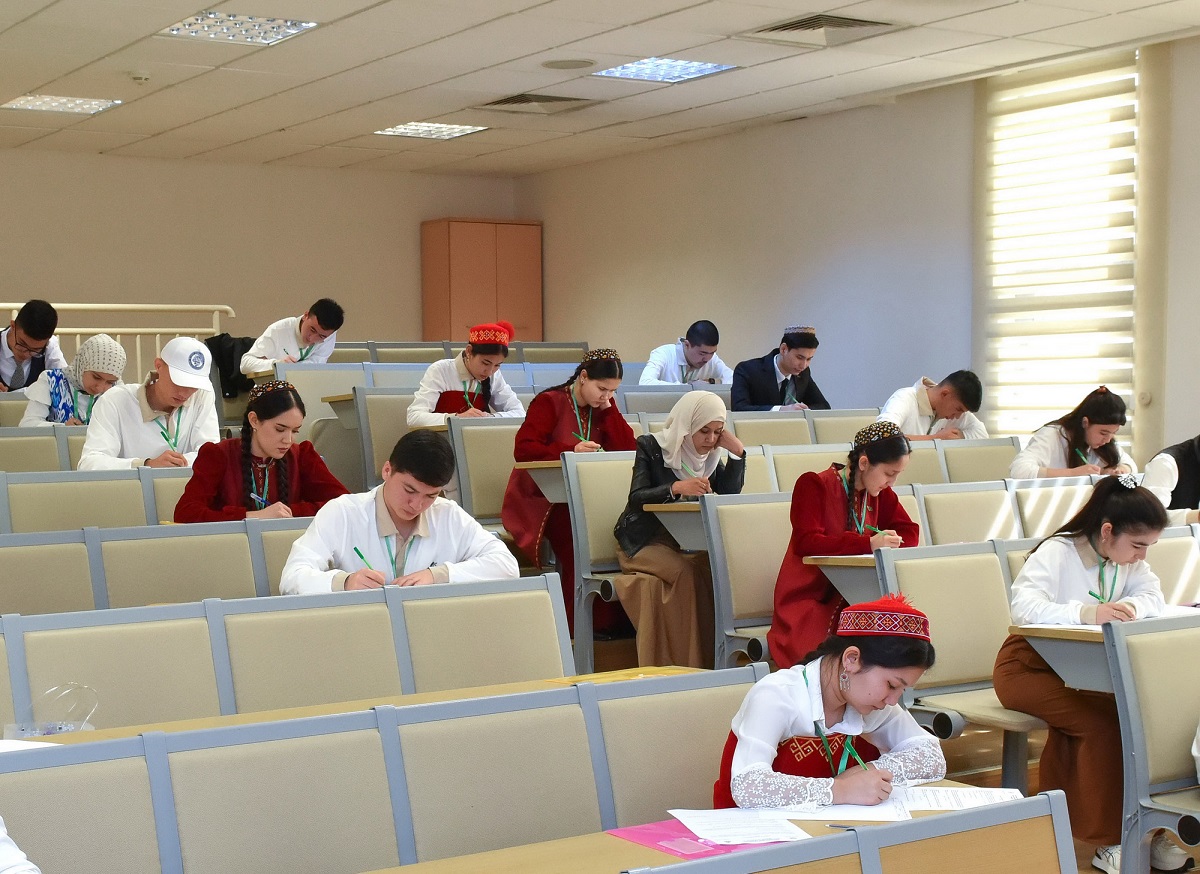 Aşgabatda matematika boýunça VI Açyk olimpiada başlandy