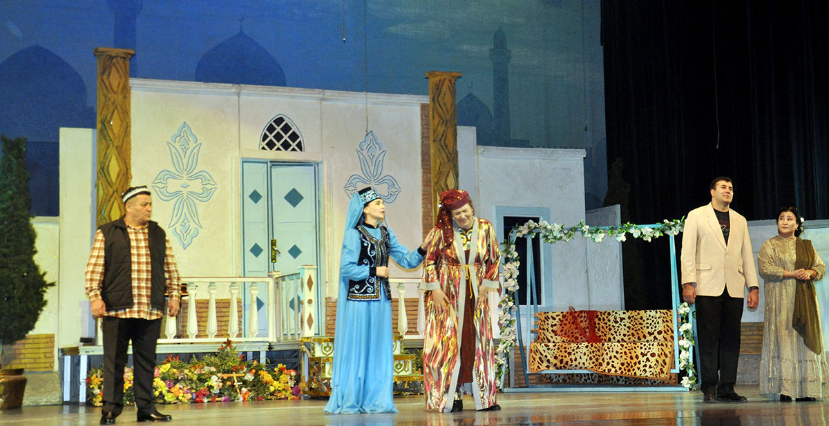 Dialogue of Cultures: An Uzbek Comedy on the Turkmen Stage