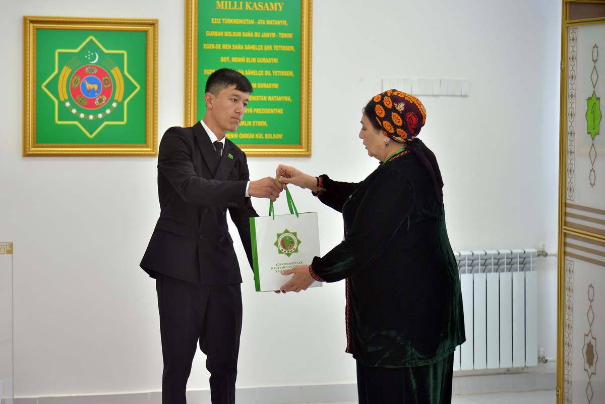 Demokratiýa we aýanlyk — Türkmenistanyň saýlaw ulgamynyň binýatlyk esaslary