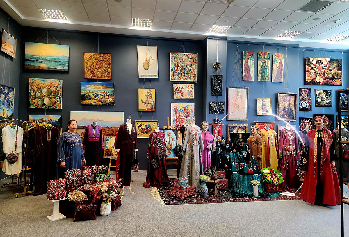 Шоурум-галерея: выставка одного дня