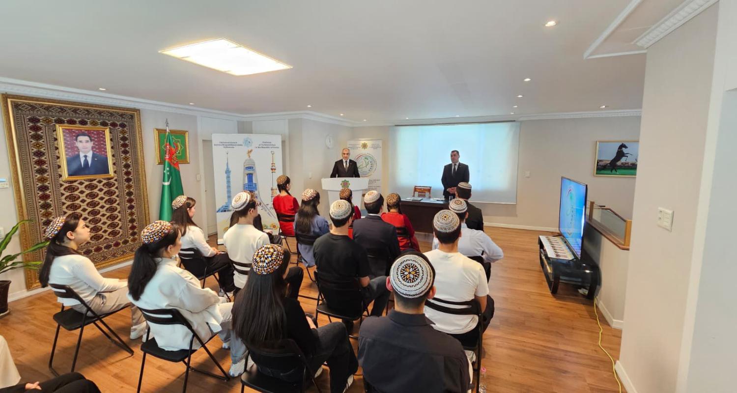 Deputy Minister of Foreign Affairs of Turkmenistan met with Turkmen students studying in the Republic of Korea