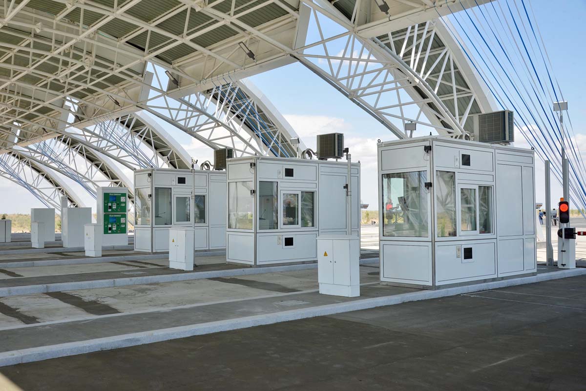 Türkmenistanyň Prezidenti Serdar Berdimuhamedow ýokary tizlikli awtomobil ýolunyň jemleýji tapgyrynyň açylyş dabarasyna gatnaşdy