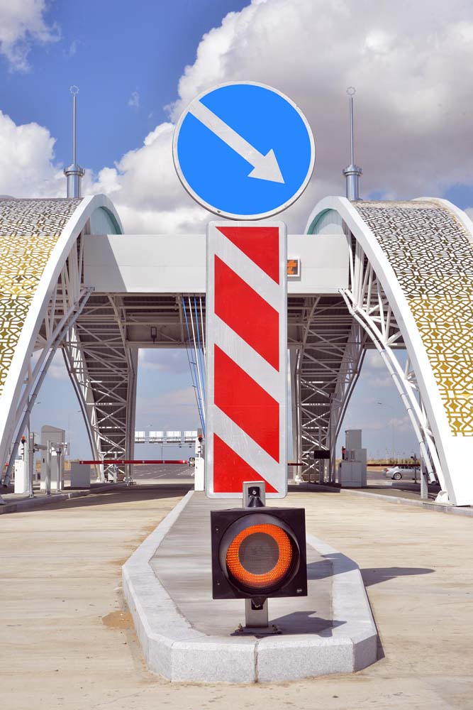 Türkmenistanyň Prezidenti Serdar Berdimuhamedow ýokary tizlikli awtomobil ýolunyň jemleýji tapgyrynyň açylyş dabarasyna gatnaşdy