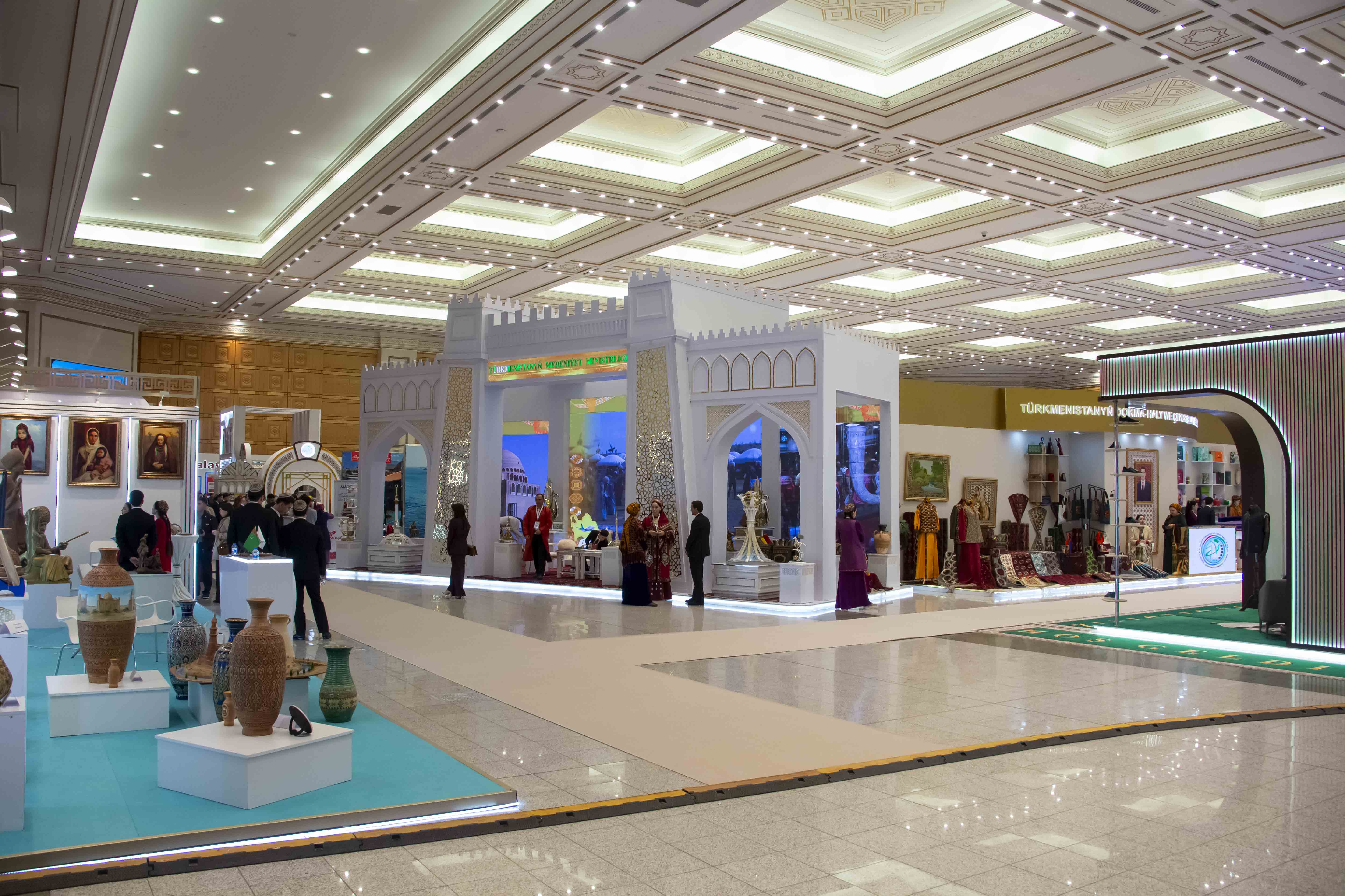 В столице проходит международный форум, посвящённый туристической отрасли