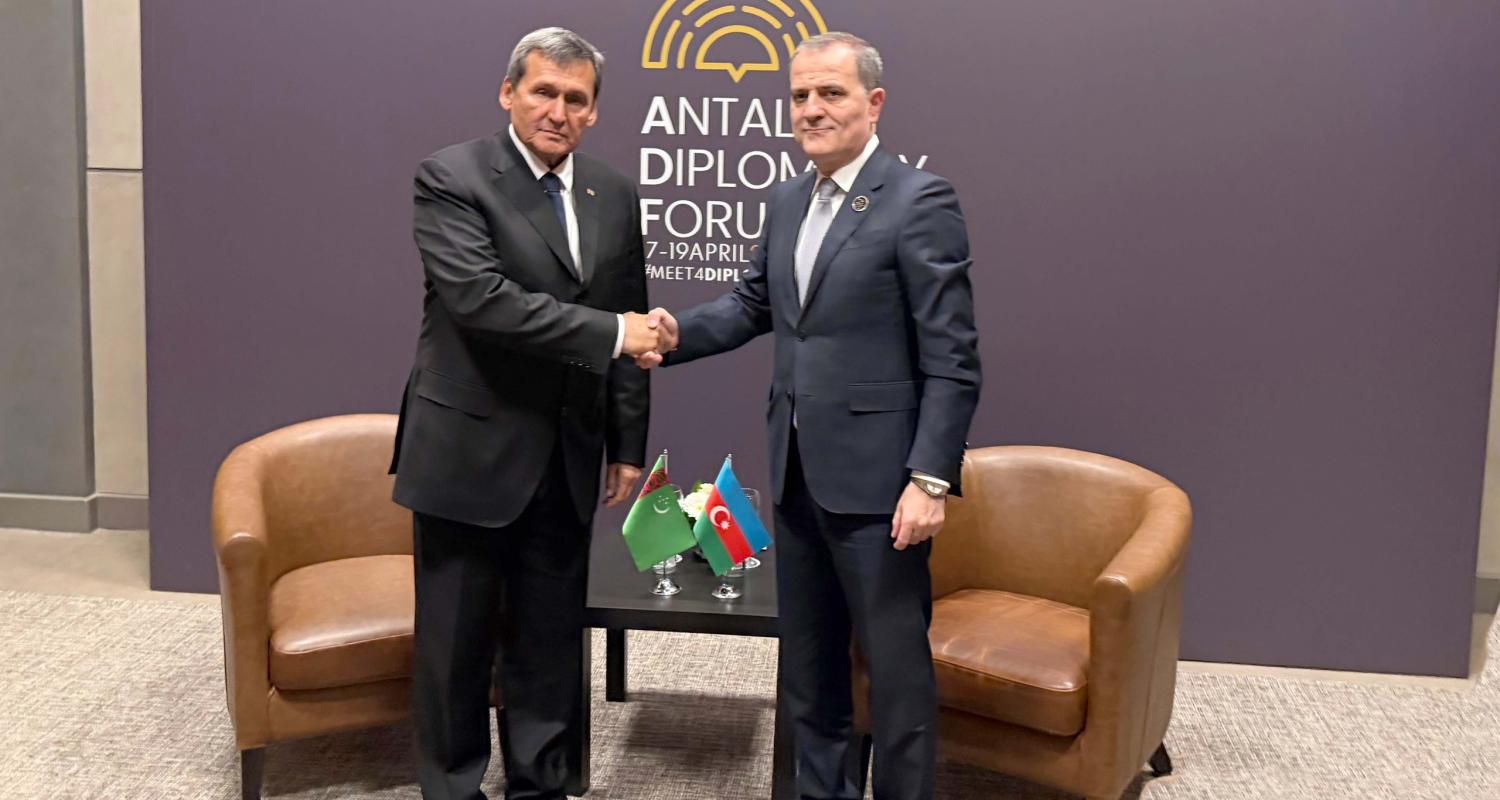 Главы внешнеполитических ведомств Туркменистана и Азербайджанской Республики обсудили актуальные вопросы сотрудничества