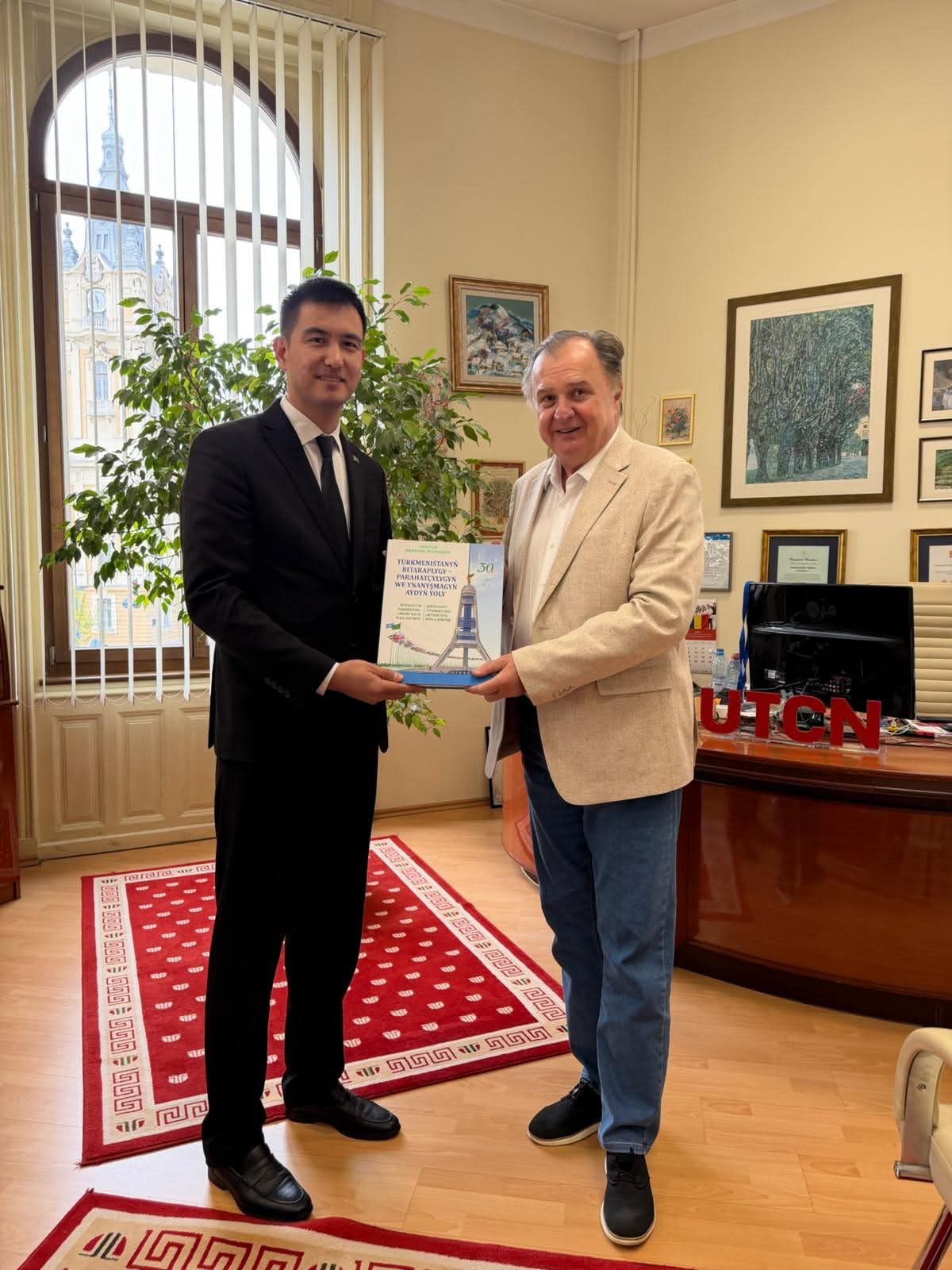 Teachers from the Institute of telecommunications and informatics of Turkmenistan are undergoing an internship in Romania