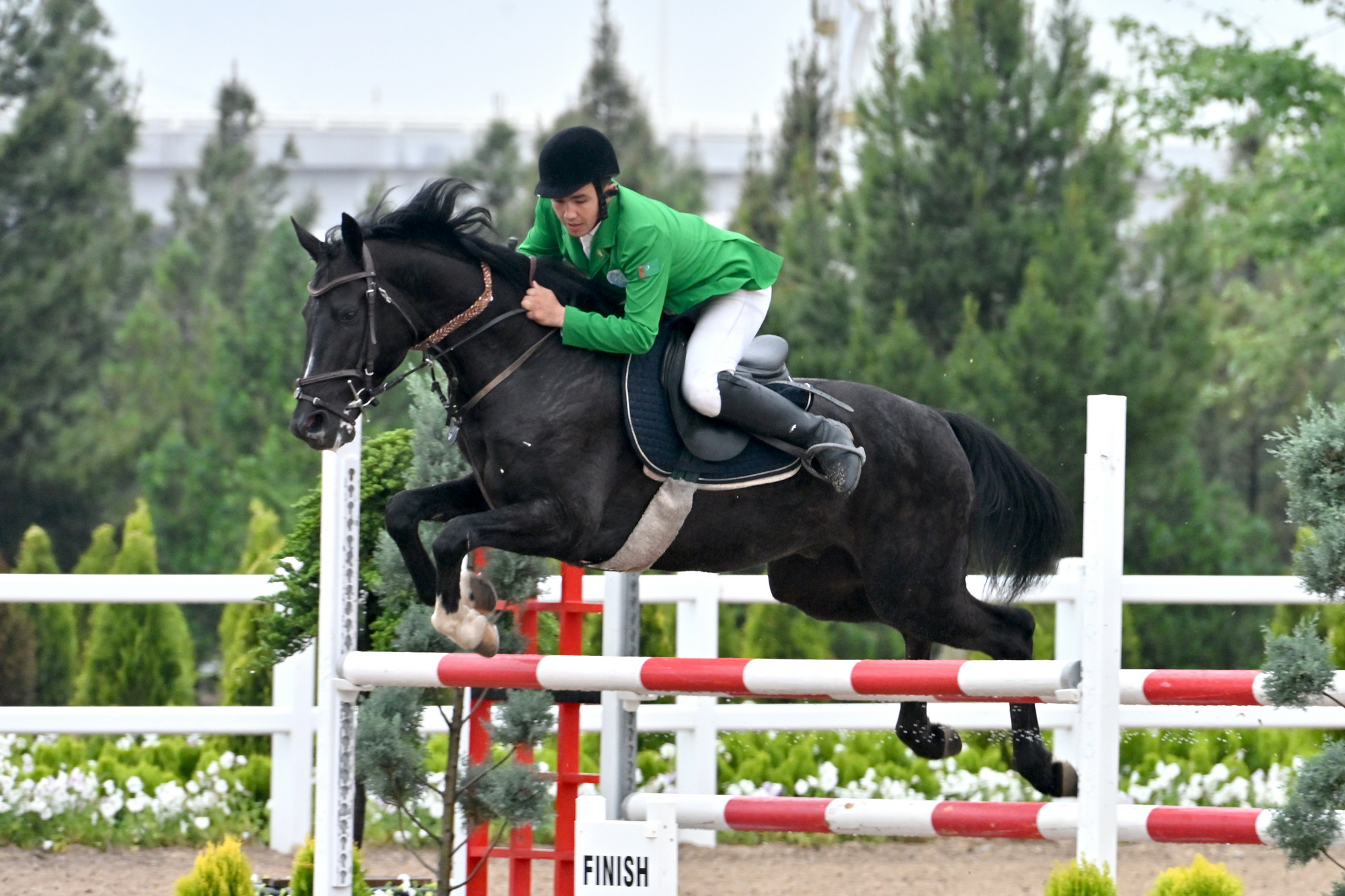 В Ашхабаде прошли соревнования по конкуру