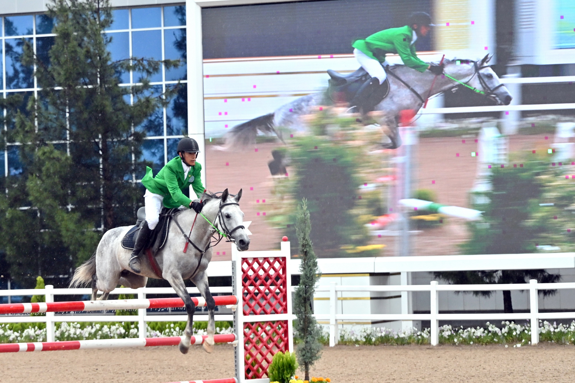 В Ашхабаде прошли соревнования по конкуру