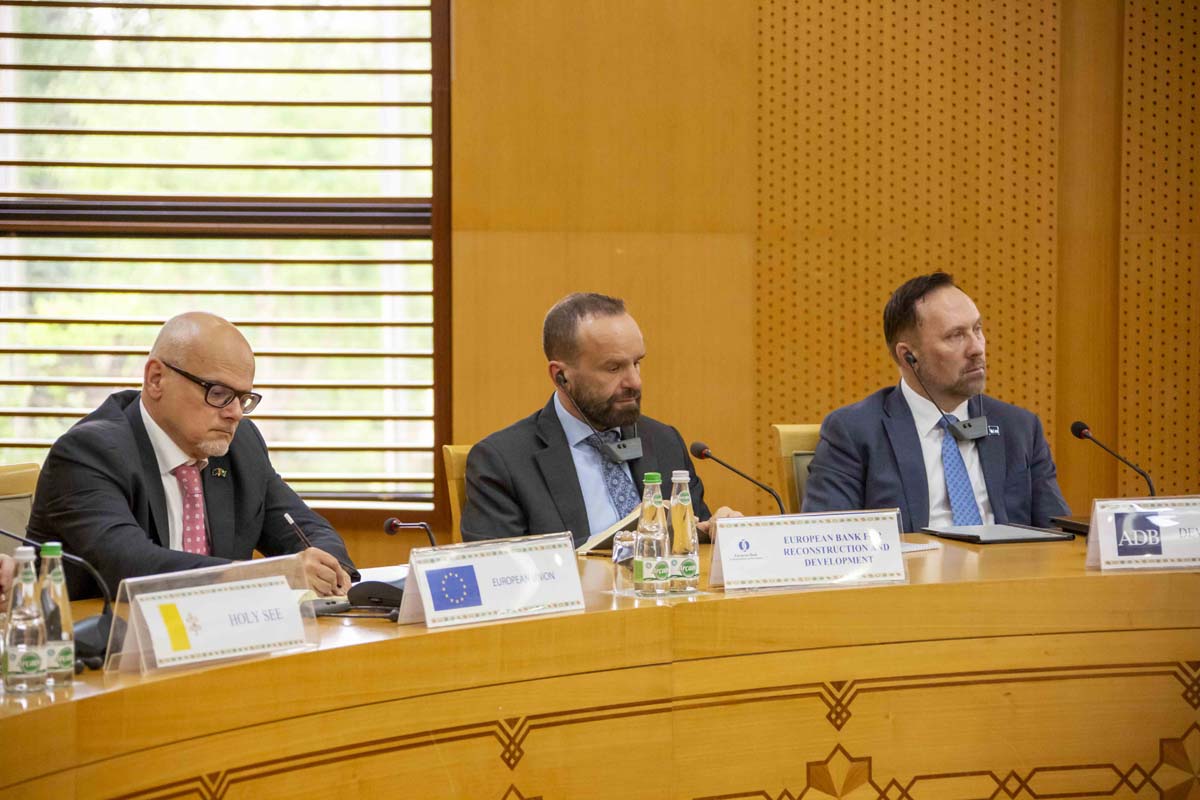 Türkmenistanyň DIM-de geçirilen brifingde ýylyň başyndan bäri alnyp barlan döwletiň daşary syýasy işine syn berildi