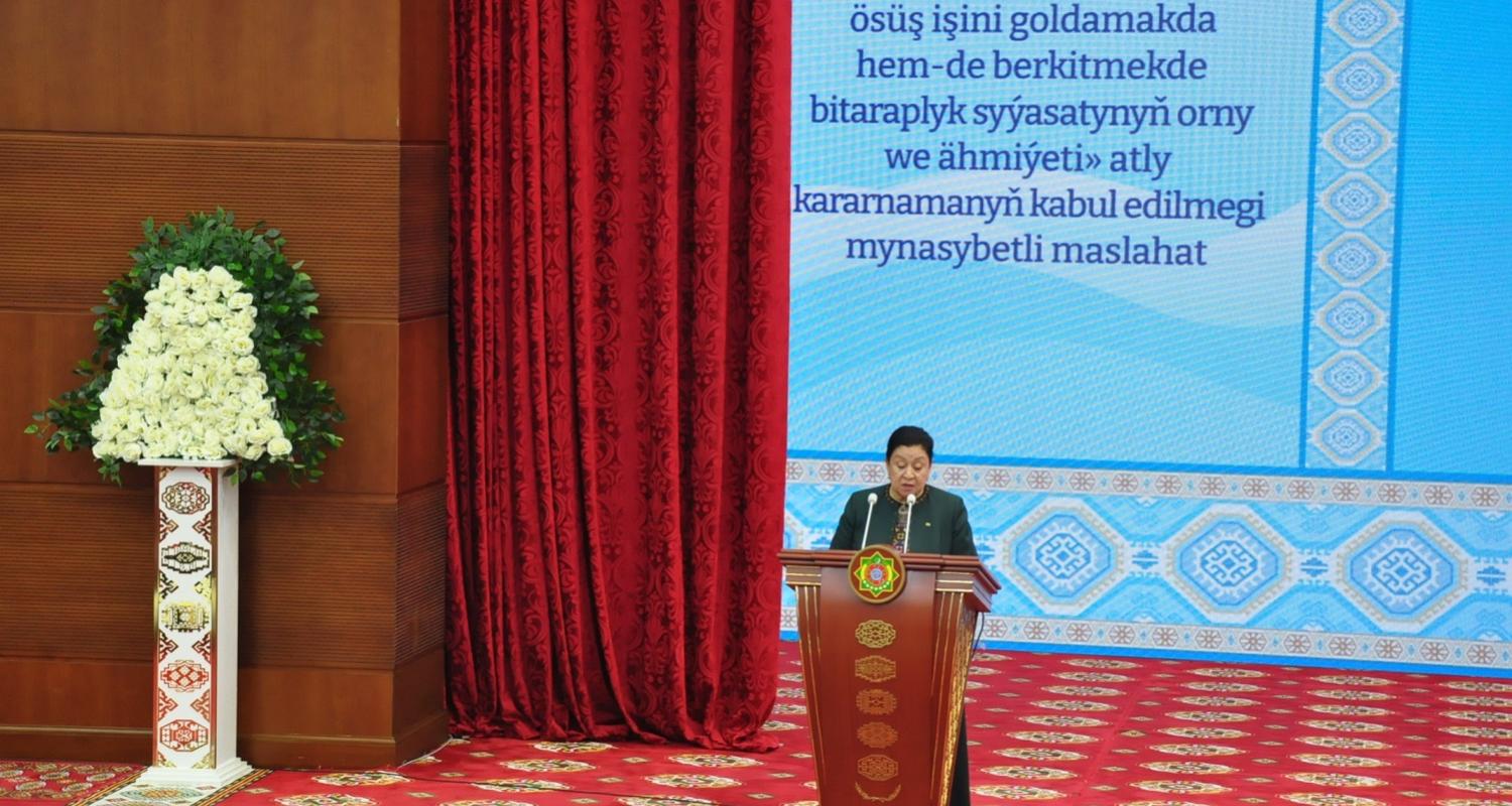 BMG-niň Baş Assambleýasynyň «Halkara parahatçylygy, howpsuzlygy we durnukly ösüş işini goldamakda hem-de berkitmekde bitaraplyk syýasatynyň orny we ähmiýeti» atly Kararnamasyna bagyşlanan maslahat