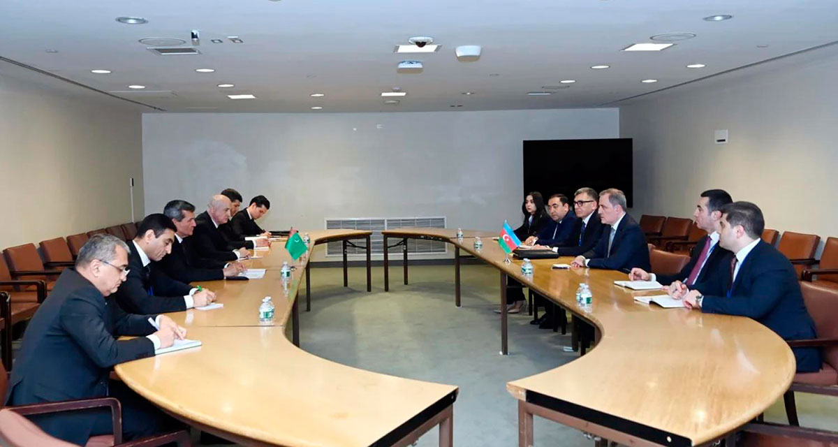 Türkmenistanyň we Azerbaýjanyň daşary işler ministrleriniň duşuşygy