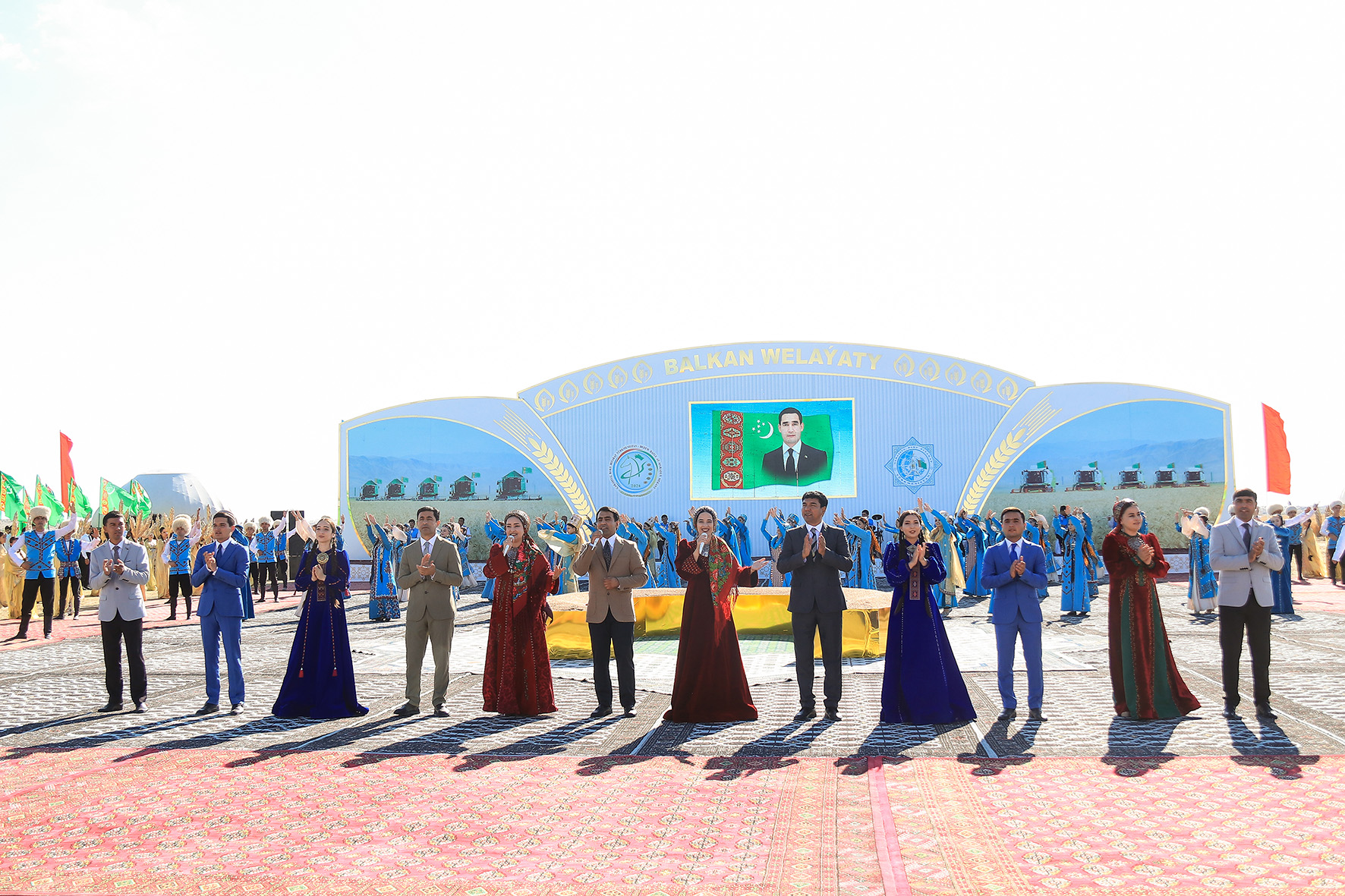Daşoguz we Balkan welaýatlarynyň daýhanlary galla oragyna girişdiler