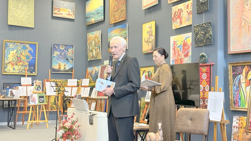 Визуальная поэзия Хемры Широва представлена в галерее «Арт-базар»