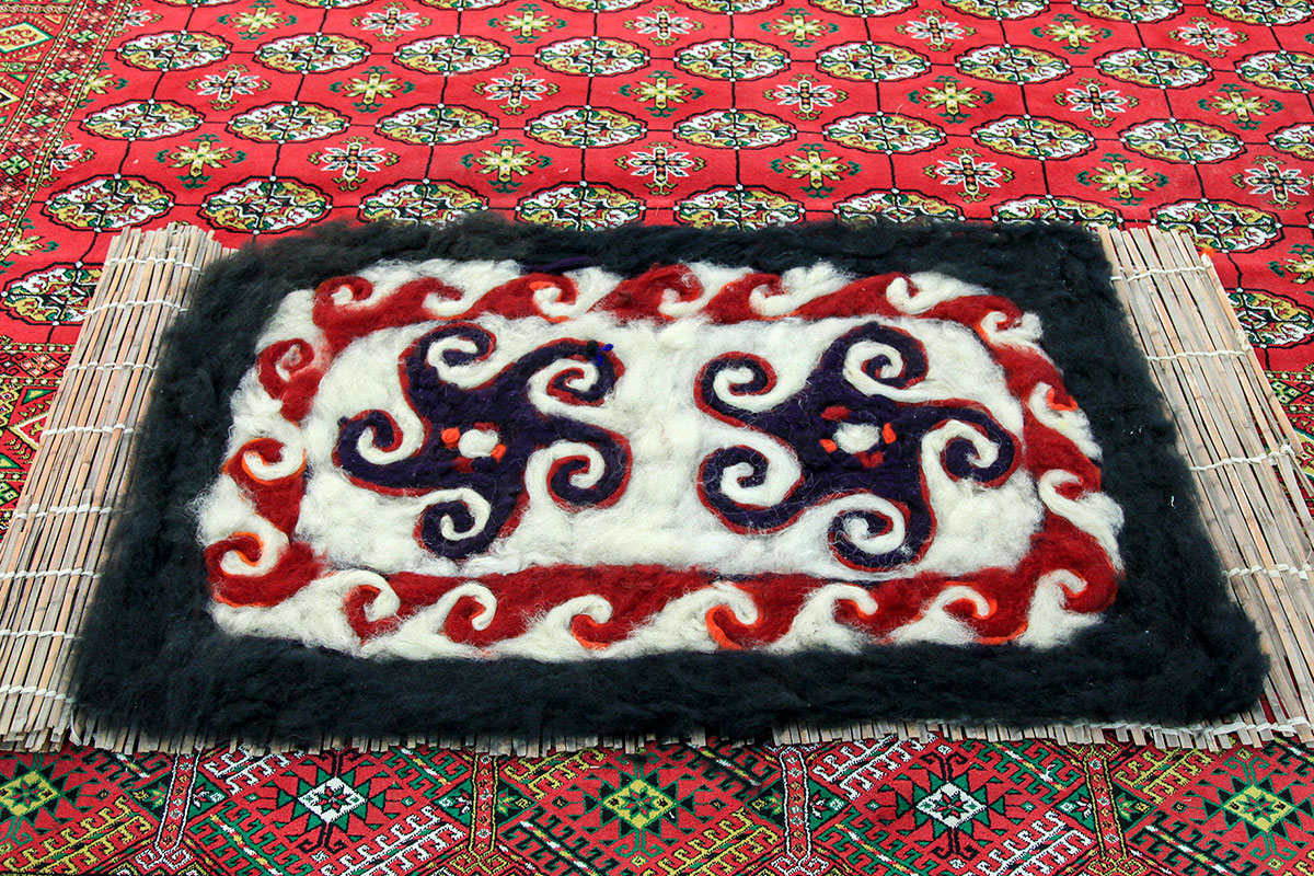The Best Craftswomen of the Balkan Velayat Selected at the “Gülüň owadan!” Competition in Balkanabat